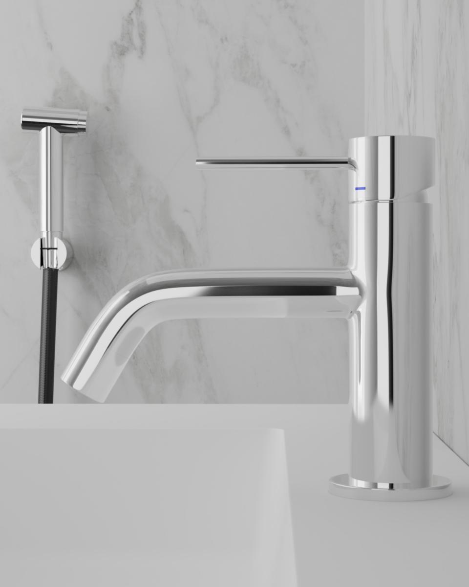 Tvättställsblandare Voyage Low med handdusch, INR - INR TVÄTTSTÄLLSBL. VOYAGE LOW M.HANDDUSCH POLISHED