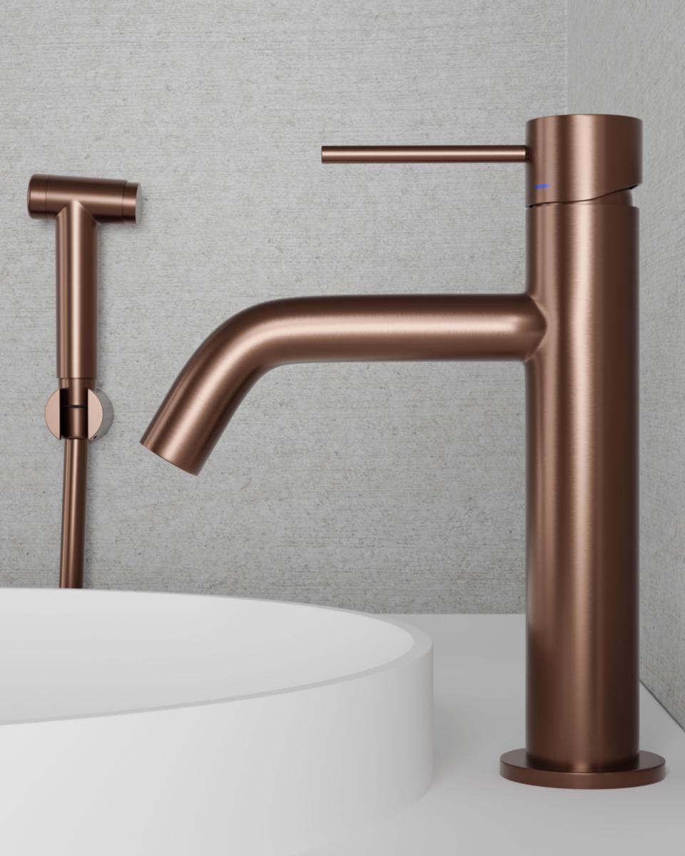 Tvättställsblandare Voyage Mid med handdusch, INR - INR TVÄTTSTÄLLSBL. VOYAGE MID M.HANDDUSCH, BRUSHED BRONZE