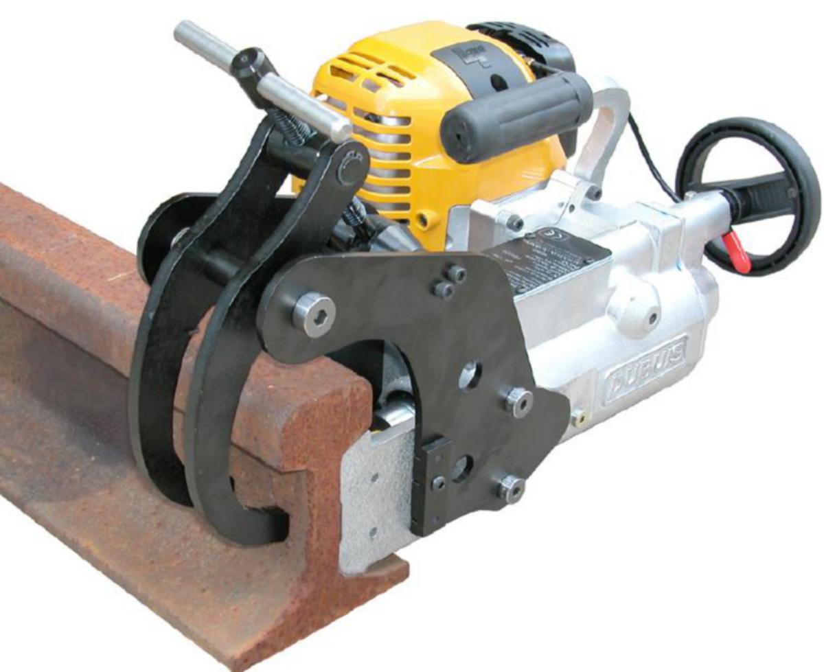 Borrmaskin komplett med tillbehör - BORRMASKIN I KOMPLETT KIT 2 BORRAR, OLJA, TOLK RÄLSKOR,