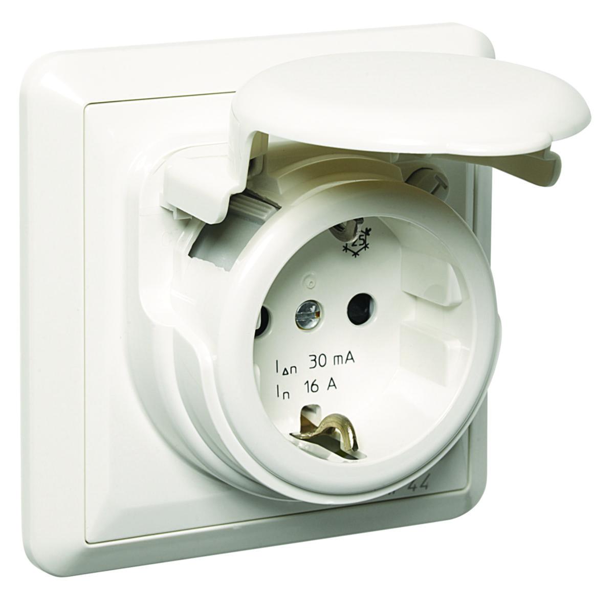 1-way socket with earth fault breaker, Elko - 1-WAY OUTLET RCDS
